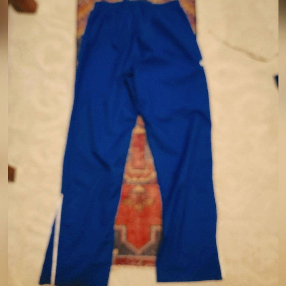 Adidas wind pants - Picture 2 of 8